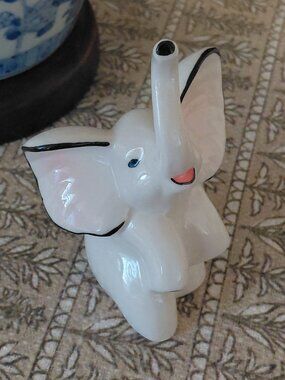 Elephant Ring Holder